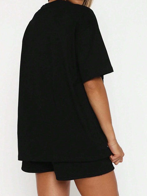 Unisex 2-Piece Casual Sportswear Set – T-Shirt and Shorts Outfit for Men and Women