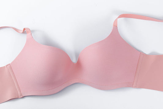 Underwire and Wireless Bras: The 5 Major Differences