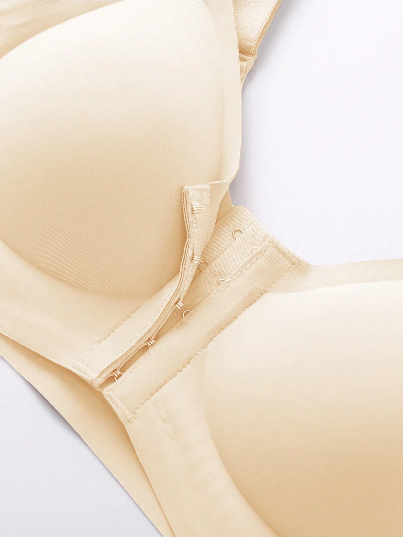 Front Closure Plus Size Seamless Bra，Back To Gather And Prevent Drooping Beige