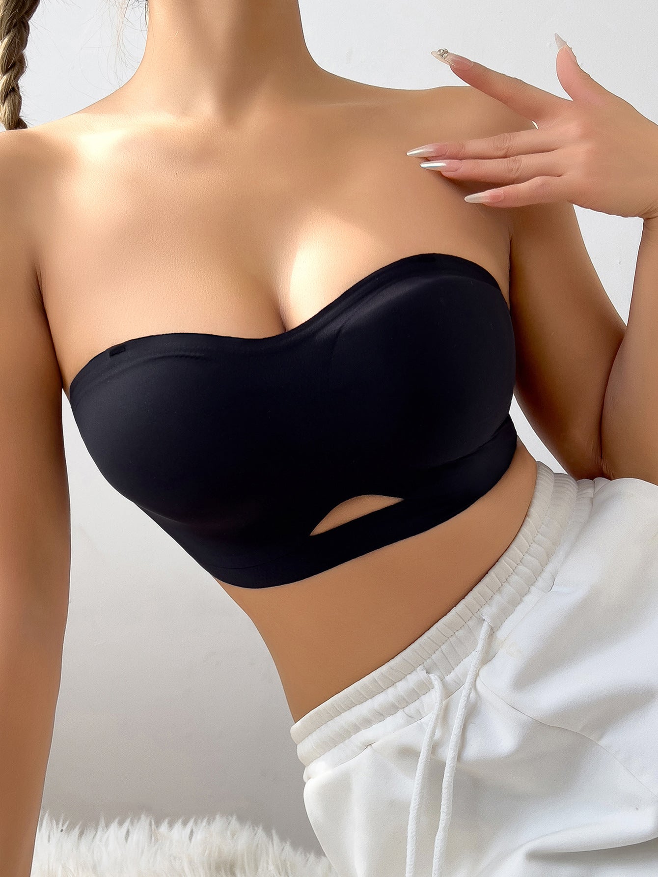 Solid Color Seamless Cutout Sexy Strapless Push-Up Bra Black