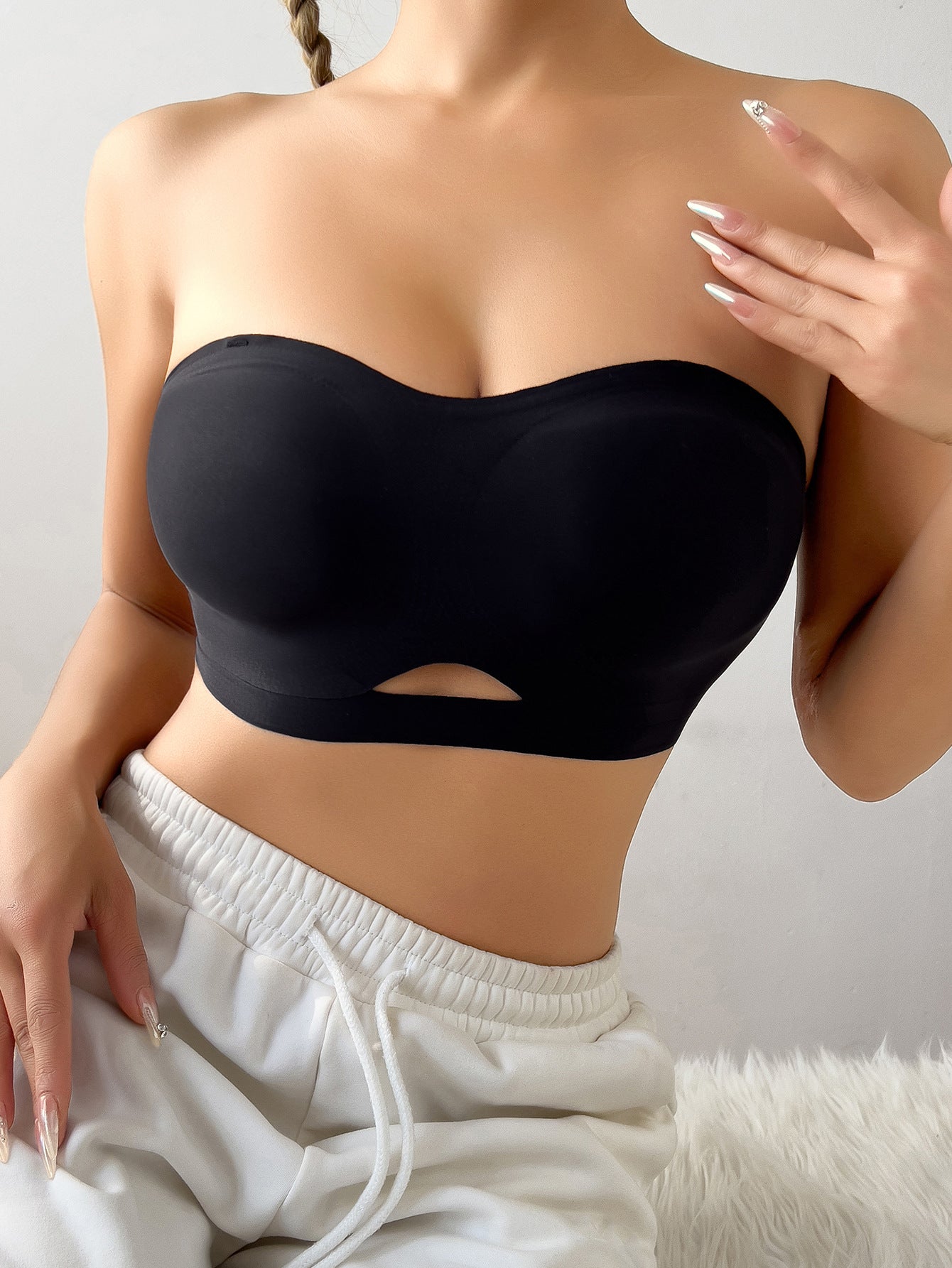 Solid Color Seamless Cutout Sexy Strapless Push-Up Bra Black