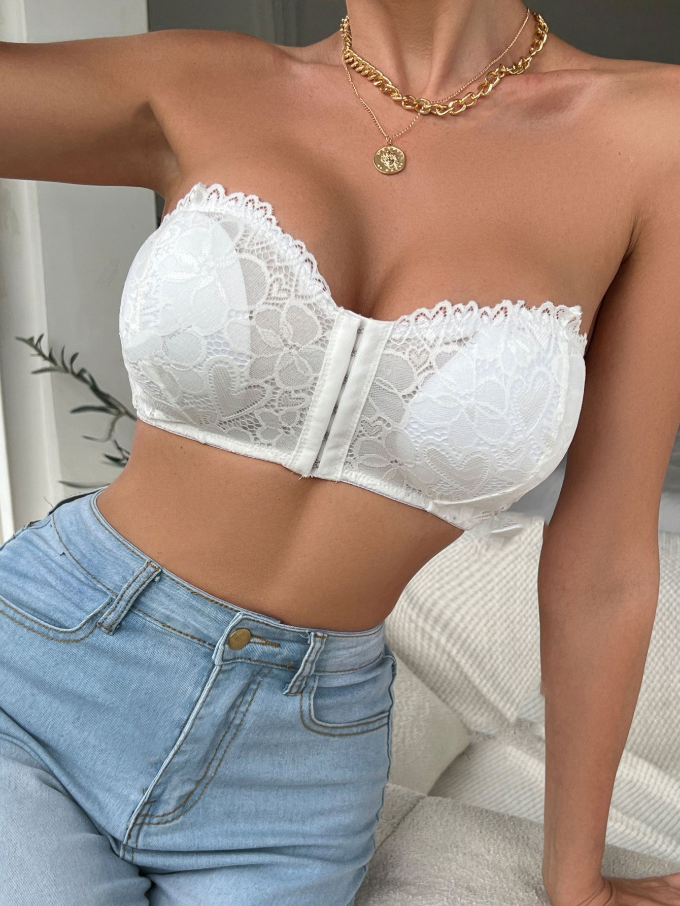 Lace Front Closure Strapless Gathered Non-slip Comfortable Breathable Beautiful Back Bra White