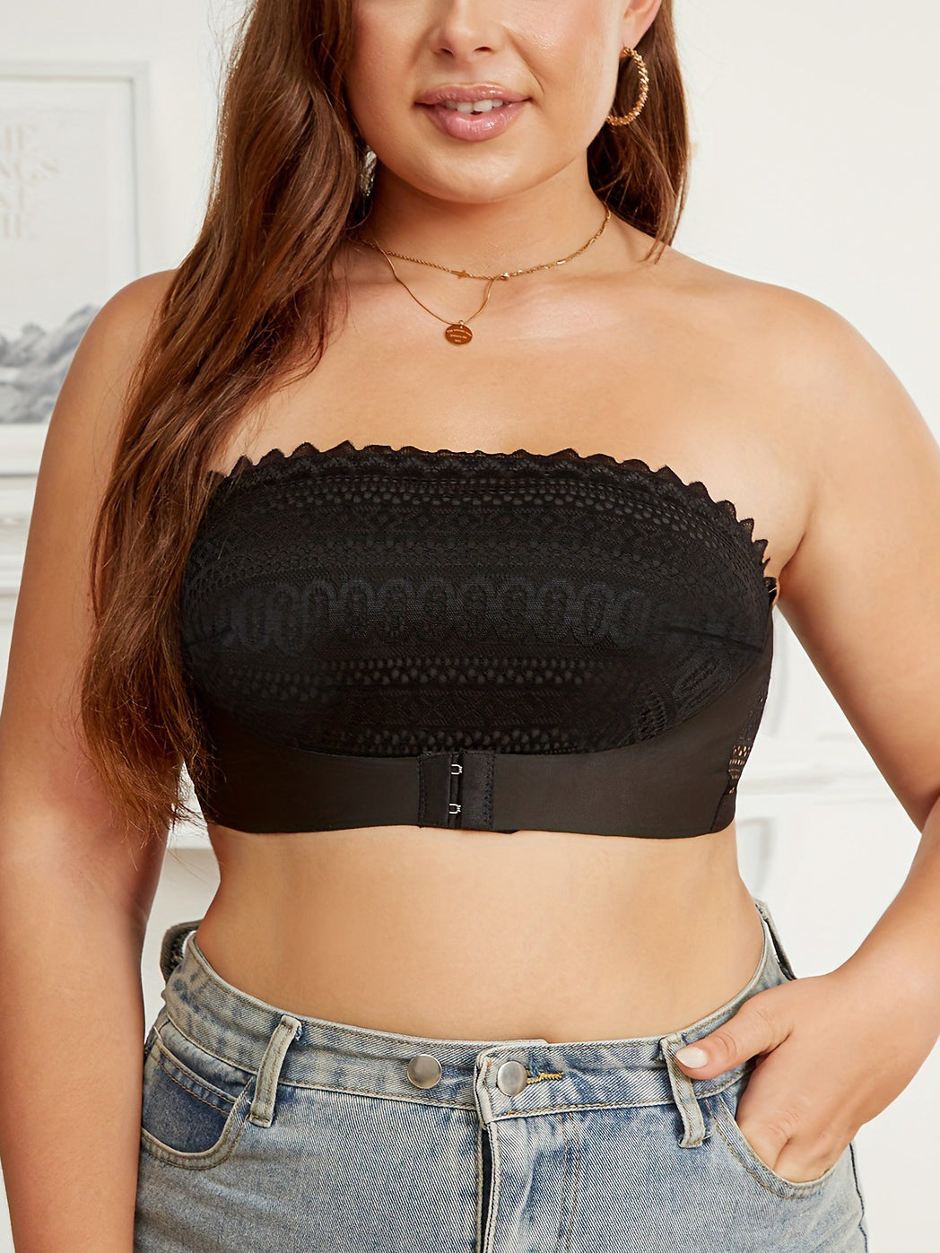 Plus Size Strapless Lace Bandeau Bra with Back-Sculpting Design Black
