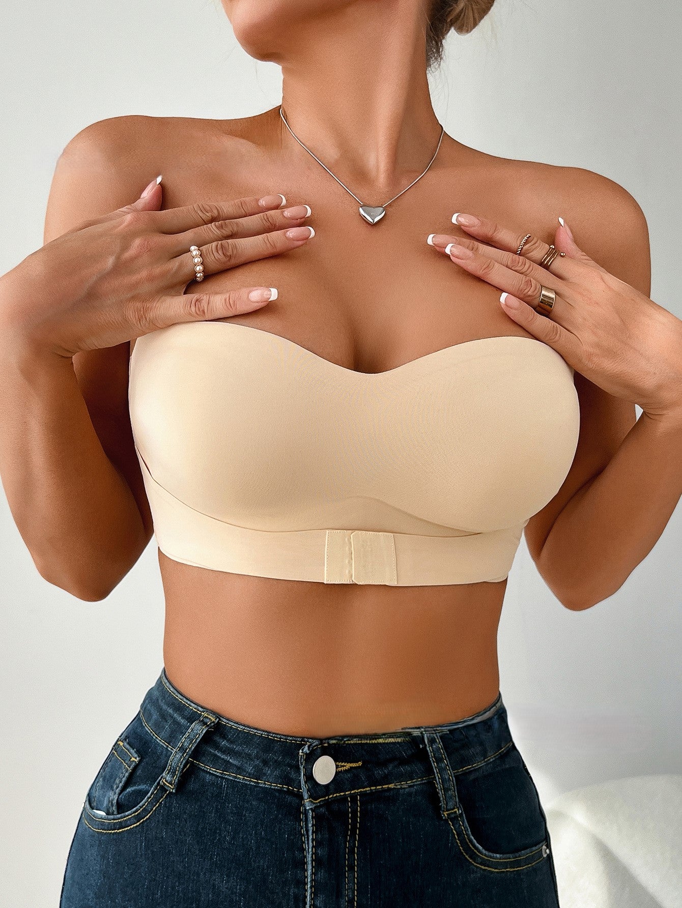 Ladies' Front Closure Wireless Strapless Seamless Bra Ivory