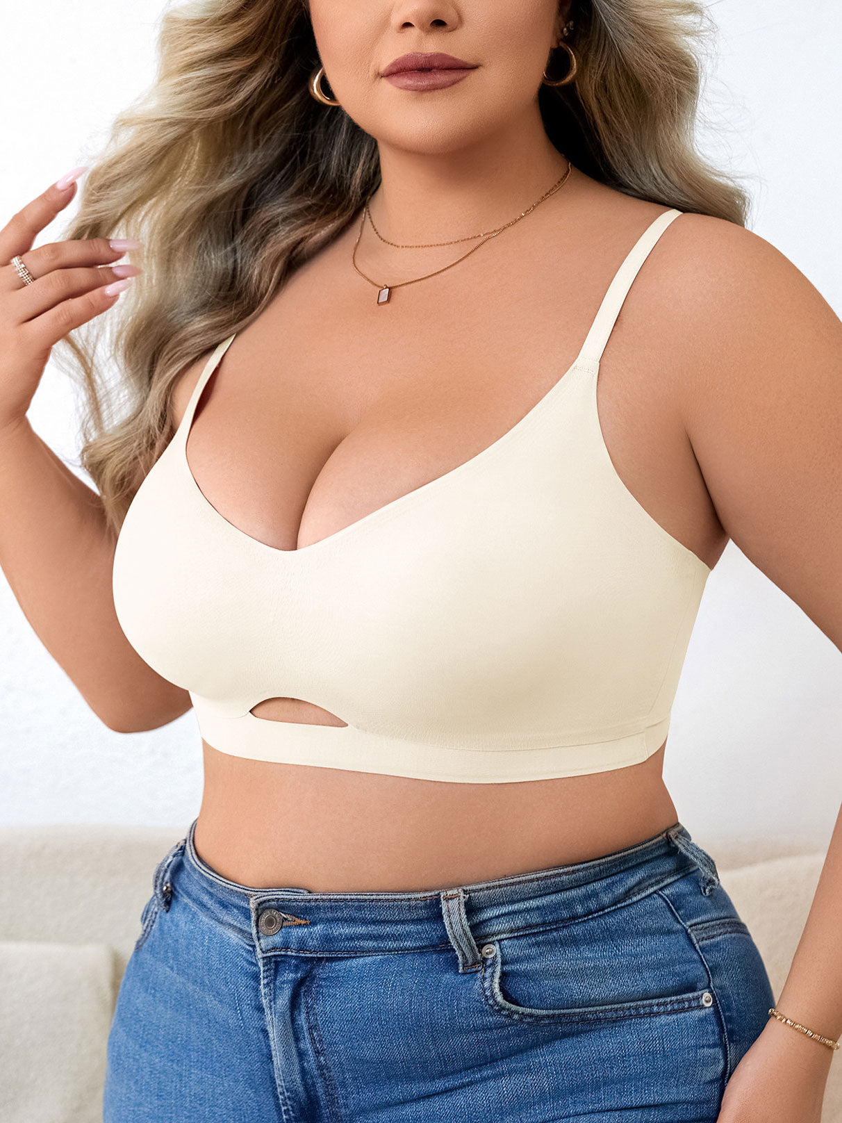 Plus Size Simple Seamless Hollow Out Wireless Bra White