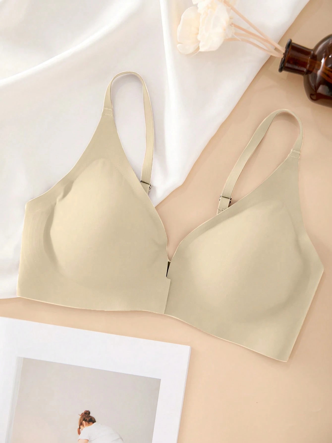 Comfortable Adjustable Straps Deep V Front Button Solid Color Wireless Bra Ivory