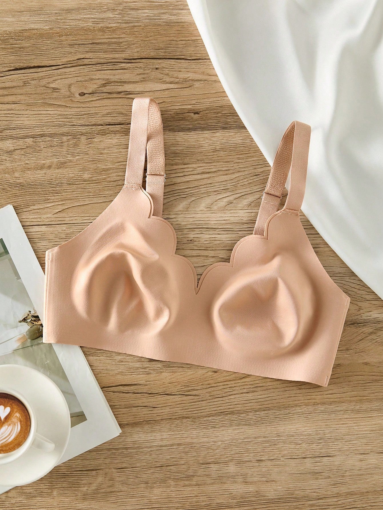 Sexy Lift Lightweight Double-Layer Breathable Wireless Bra with Wavy Edges