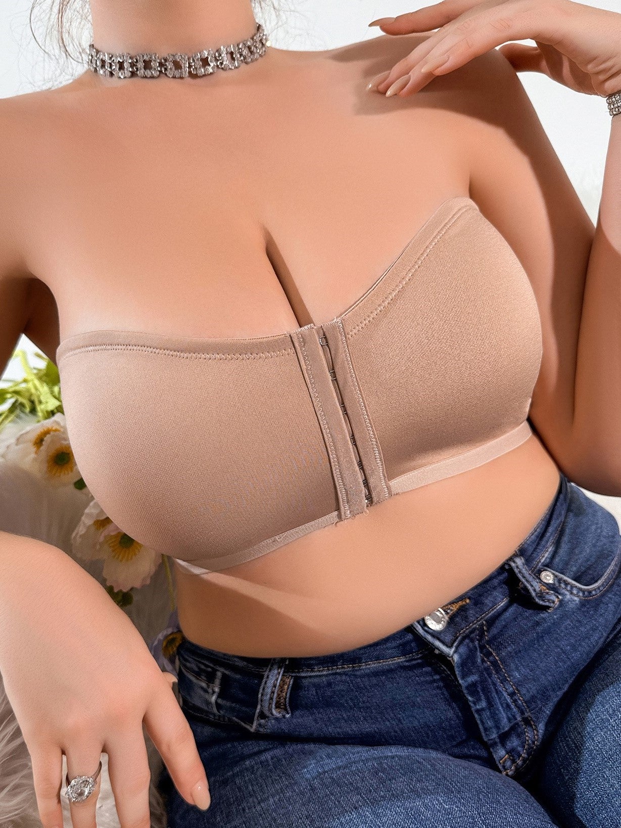 Sexy front buckle tube top strapless seamless bra for women Ivory