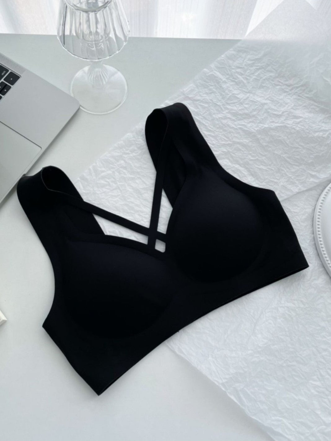 Nude Jelly Strip Support Breathable Comfort Seamless Bra Black